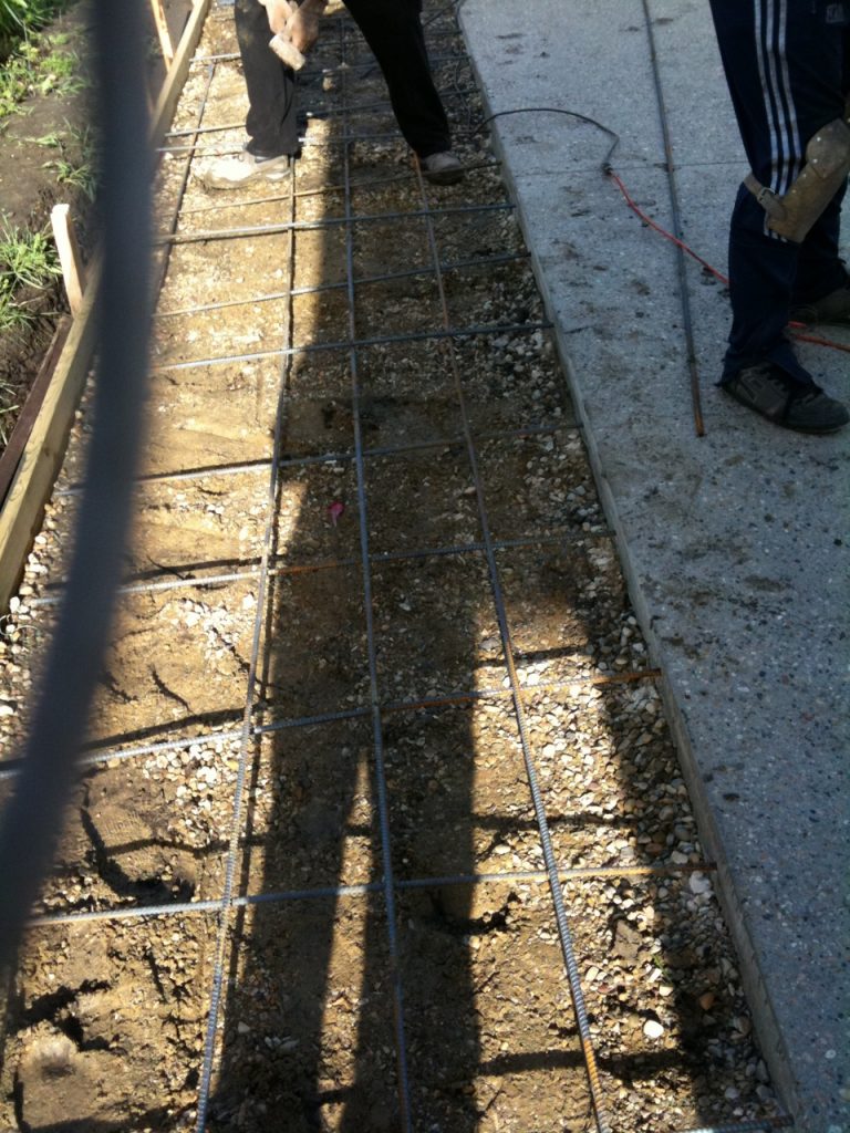 3.5" deep is the proper depth for a driveway slab.